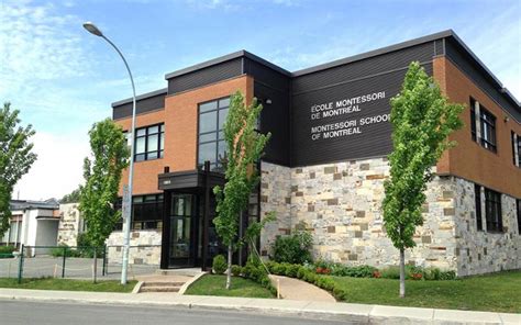 École Montessori de Montréal .